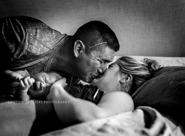  powerful nsfw photos from 2018 birth photo 