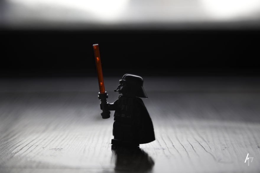 8 Dramatic Lego Shots You Have To See With Storm Troopers, Darth Vader And Deadpool!