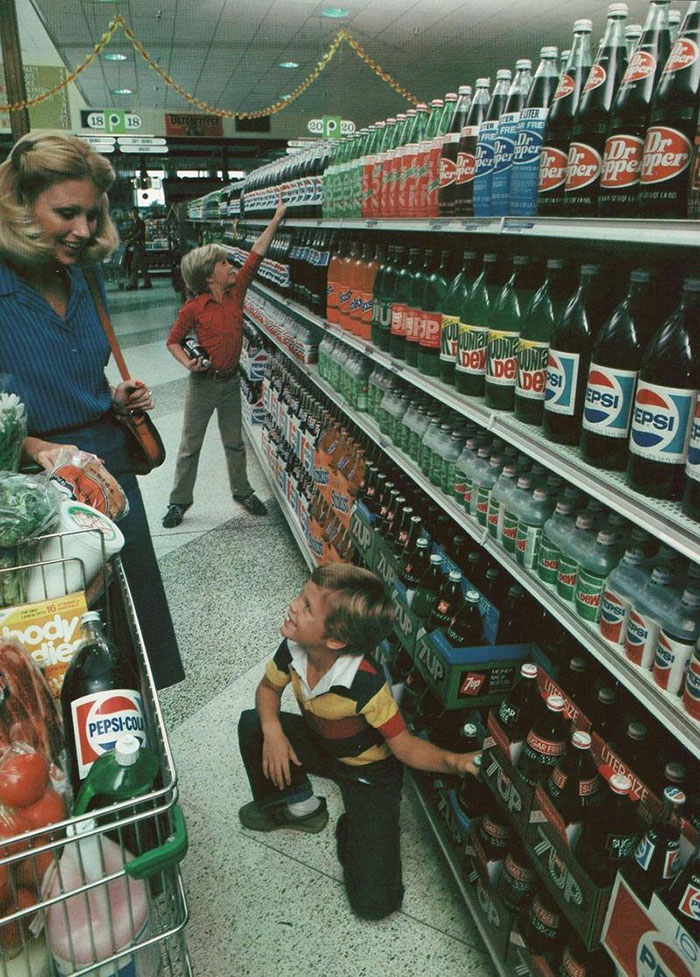 20+ Rare Vintage Photos Of Grocery Stores That May Surprise You