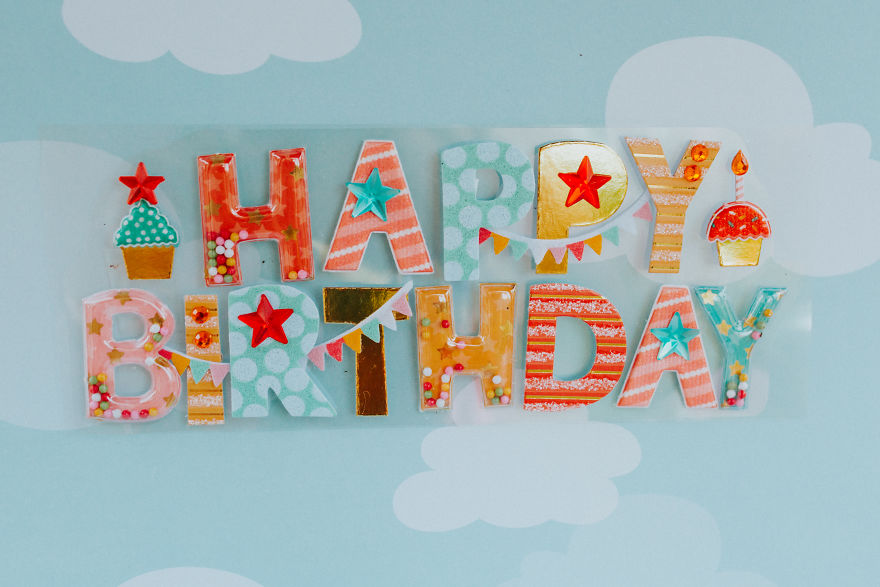 I Took Cake Smash Photos For My Lenss First Birthday And The Results Are Hilarious!