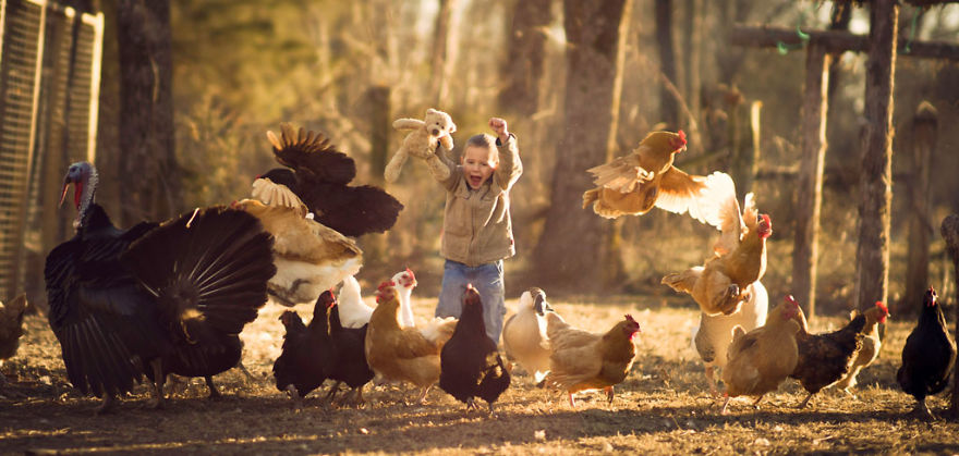 These Epic Photos Of Kids And Barnyard Animals Will Make You Wish You Grew Up On A Farm