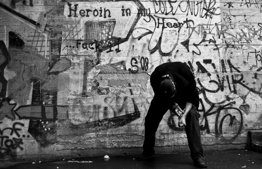 I Spent 8 Months Photographing Drug Addicts On The Streets Of Prague