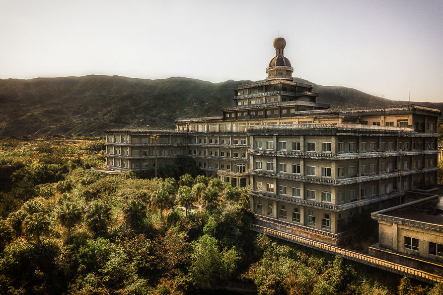  photographed biggest abandoned hotel japan what 
