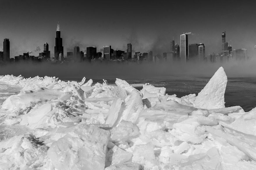 I Went Out In Chicago During The Polar Vortex (-29c) And Took Photos Along The Lakefront