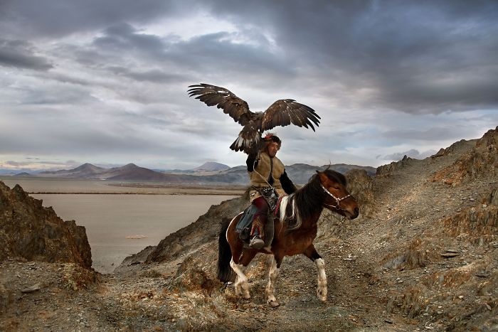40 Photographs That Explore The Relationship Between Animals And Humans By Steve McCurry