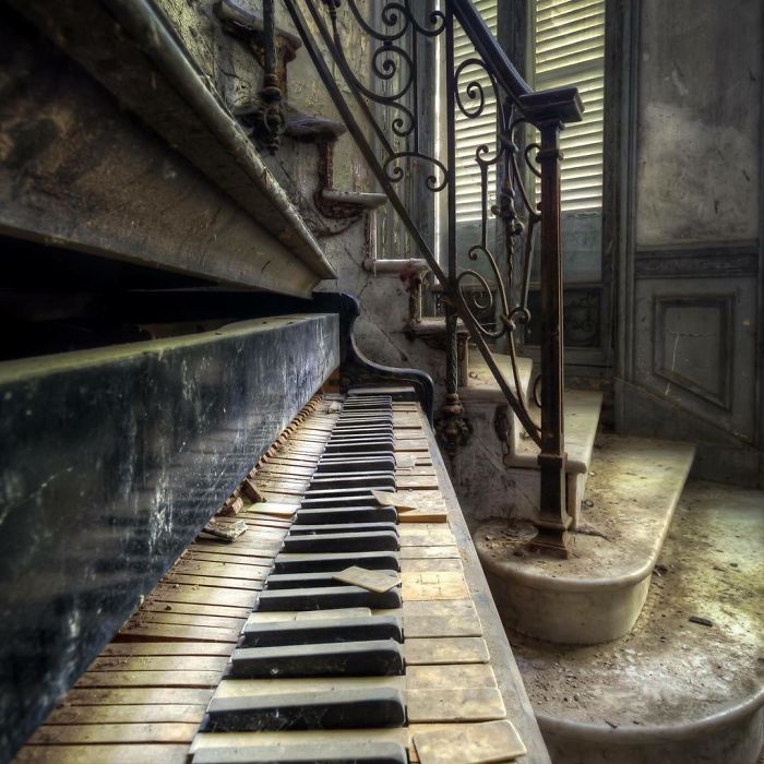  pics abandoned pianos left rot 