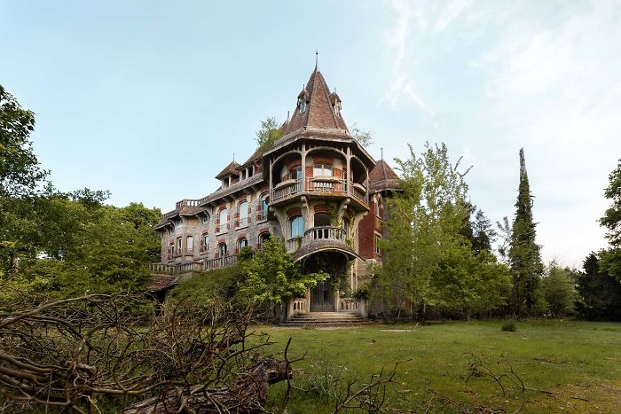  most beautiful abandoned castles found photographed 