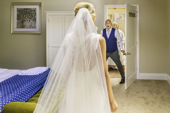 26 Of My Favorite Unstaged Wedding Photographs That Show The Father-Daughter Relationship
