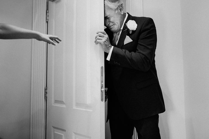 My Favorite Photos That Depict Emotional Father-Daughter Moments At Weddings (26 Pics)