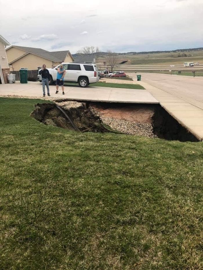  giant sinkhole opens south dakota people inside investigate 