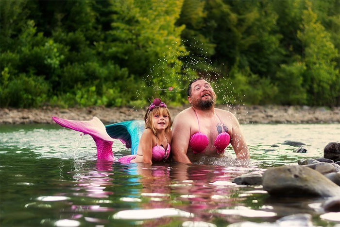 Girl Celebrates Her 8th Birthday By Having A Mermaid Photoshoot With Her Dad, And Their Smiles Say It All