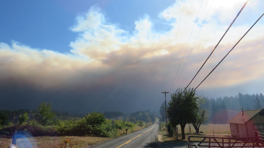  took these photos massive wildfires day before evacuation 