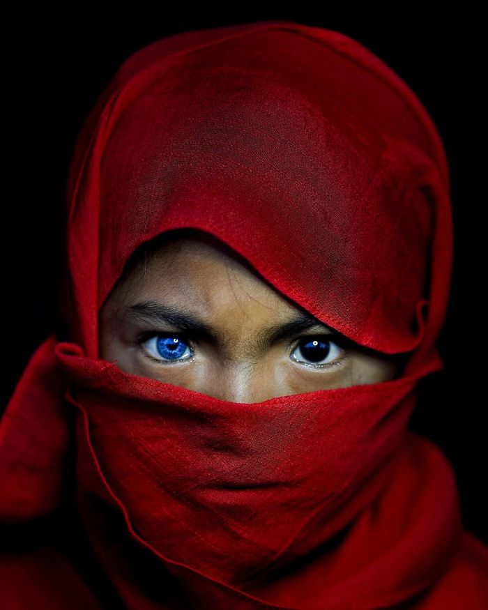 Photographer Documented An Indigenous Tribe With Strange Genetic Fluke That Causes Their Eyes To Turn Blue