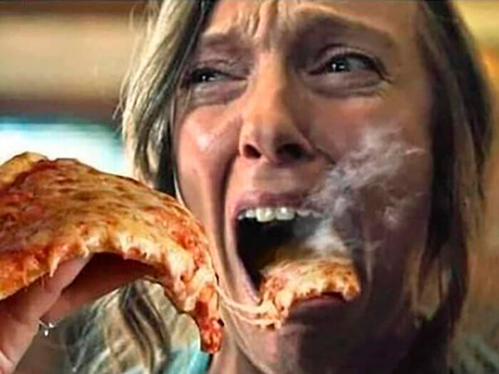  people photoshop hot pizzas into horror movie scream 