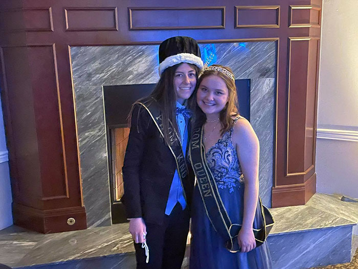  prom couple king school queen are 