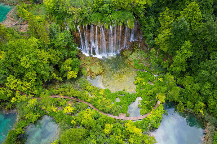 My 19 Pictures Of Waterfalls, Lakes, And Rivers In Croatia (19 Pics)