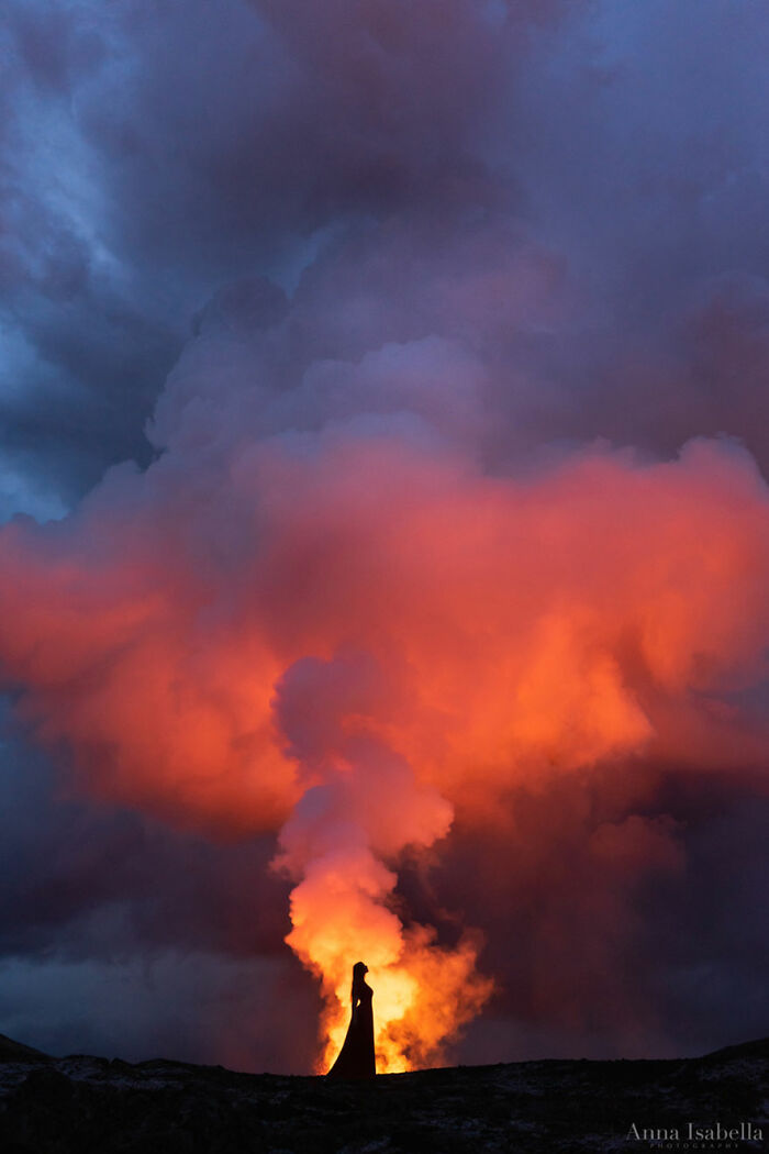  volcano front erupting mesmerizing photographer 