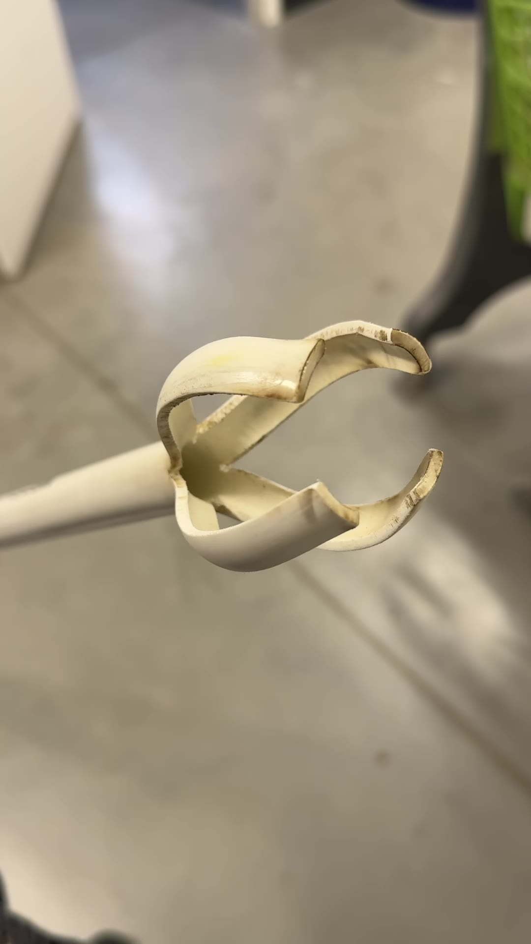 Easily Reach Out-Of-Reach Lamps With This DIY Tool! 💡🛠️