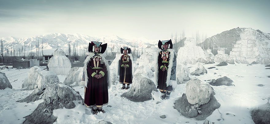 Stunning Portraits Of The World's Remotest Tribes Before They Pass Away (46 pics)