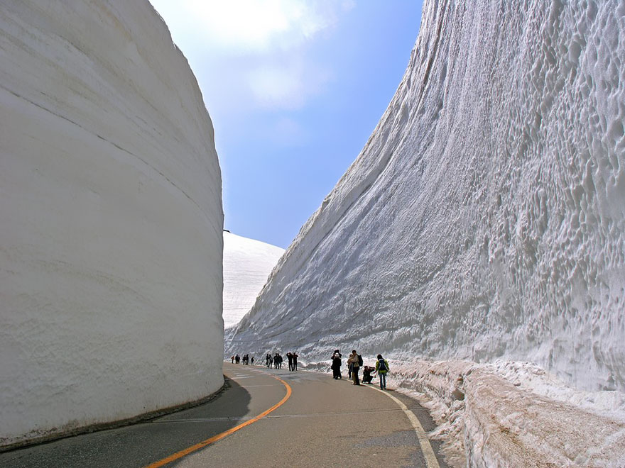 Amazing 20m (65ft) Tall Snow Corridor In Japanese Alps