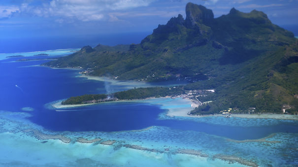 National Geographic Traveler: World´s 111 Best Island Destinations. 