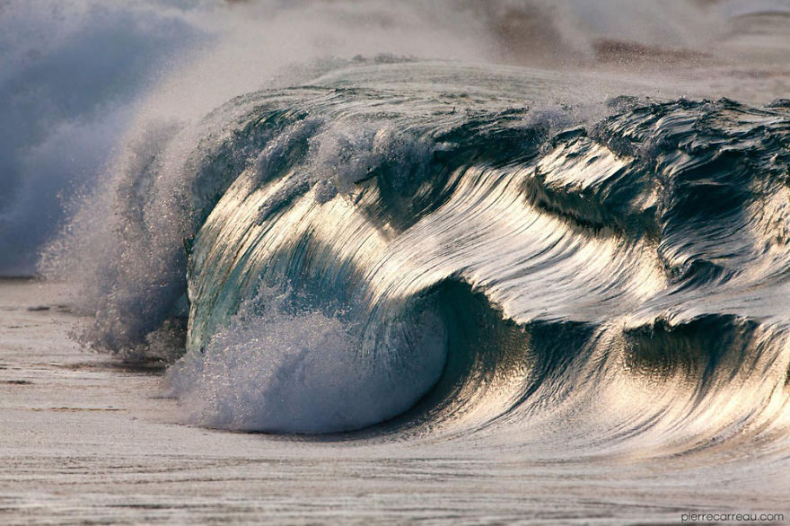 By Freezing The Wave French Photographer Pierre Carreau Creates Liquid Sculptures.