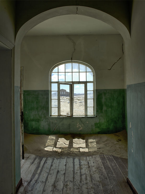 Towns Of Ghosts & Sand Captured By Photographer Christopher Rimmer