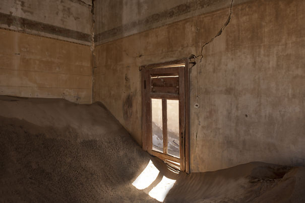 Towns Of Ghosts & Sand Captured By Photographer Christopher Rimmer