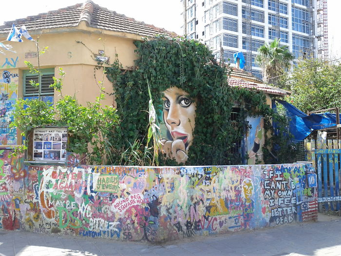 Green Haired Women - Tel Aviv