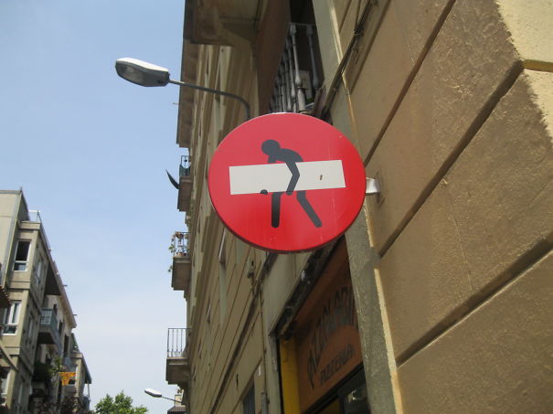 Street Sign Art By Abraham Clet - Barcelona