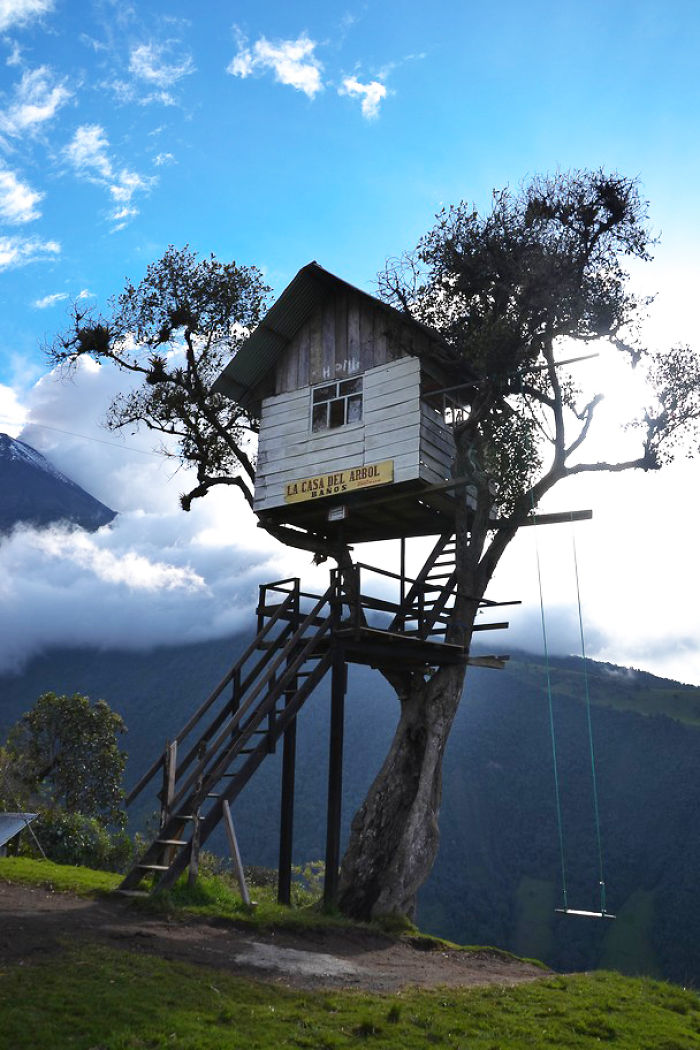 La Casa Del Àrbol In Baños de Agua Santa, Ecuador