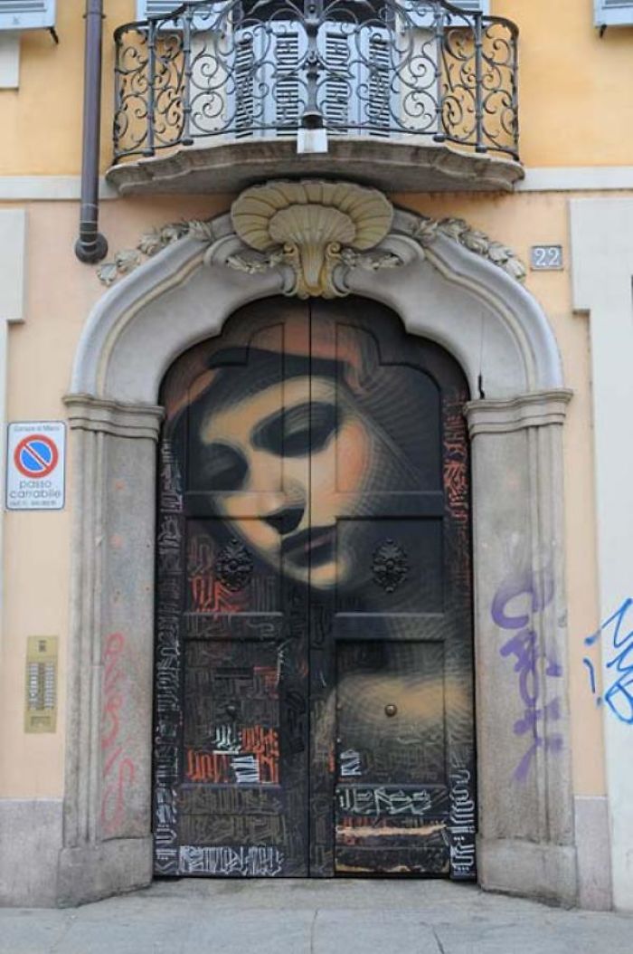 "la Madonna" Porta Ticinese, Milan, Italy