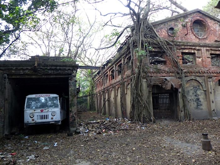 Old Hospital In Calcuta