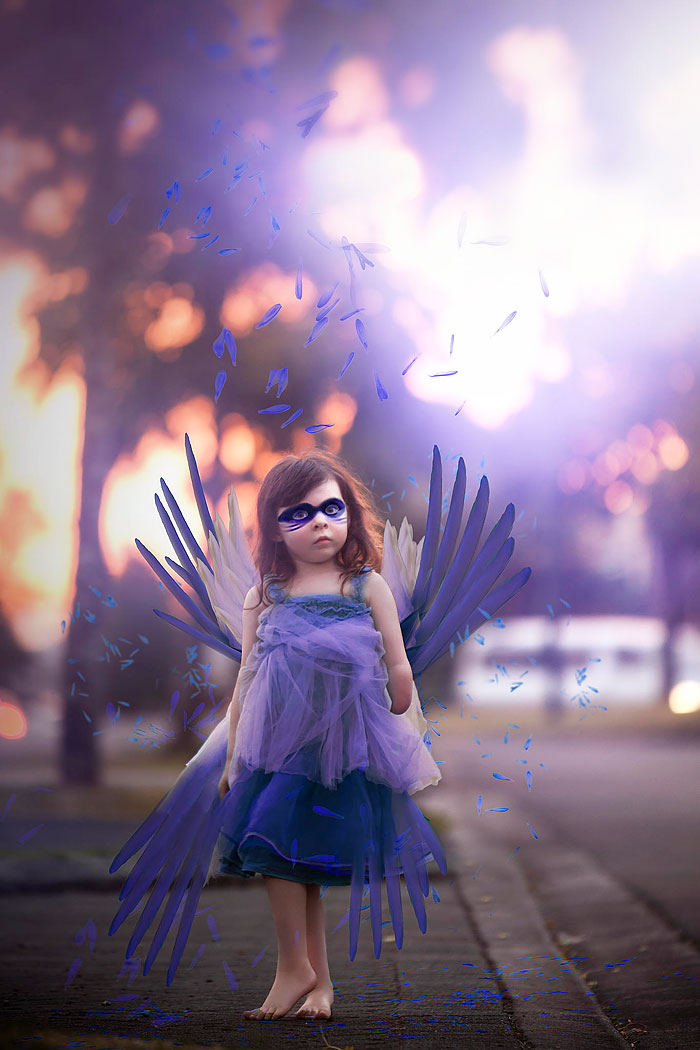 Mother Takes Inspiring Photos Of Her Beautiful One-Handed Daughter