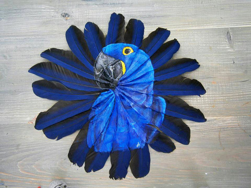 I Use Feathers As Canvases For My Intricate Animal Paintings