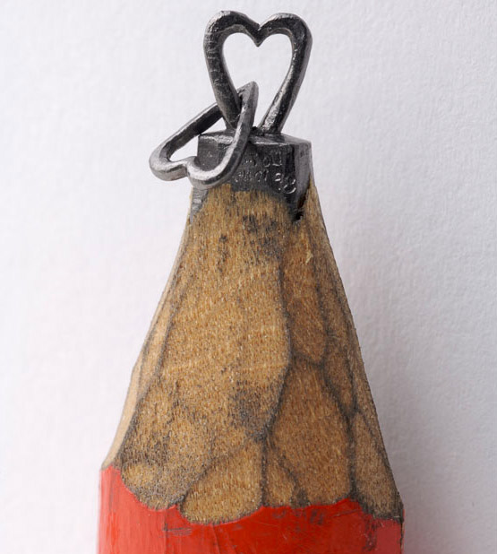 Tiny Sculptures On The Tip Of a Pencil