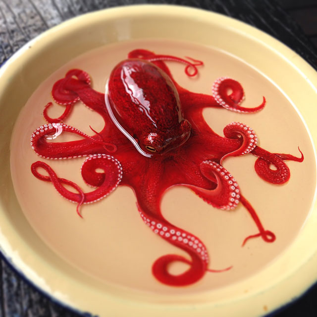Incredible Life-Like Octopus Painted in Layers of Resin by Keng Lye