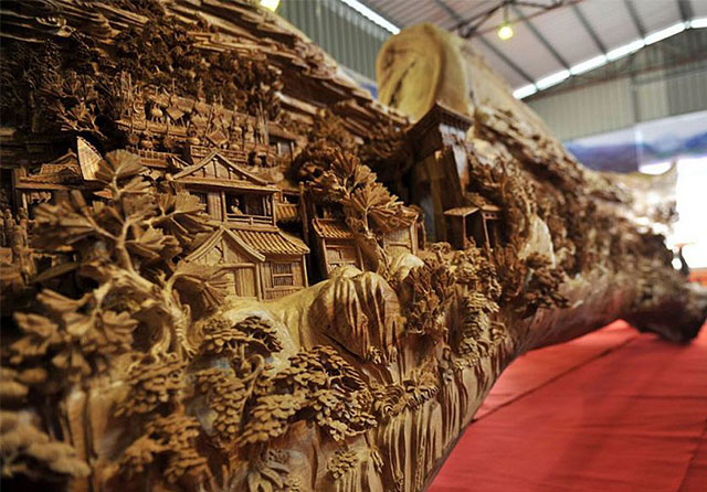 Chinese Sculptor Spends 4 Years Sculpting World’s Longest Wooden Masterpiece