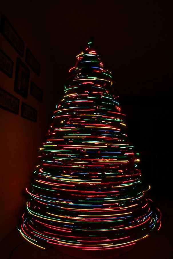 long-exposure-christmas-tree-zoom-out-2