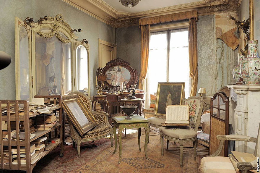 Untouched Apartment in Paris Opened After 70 Years Has Painting Worth $3.4M
