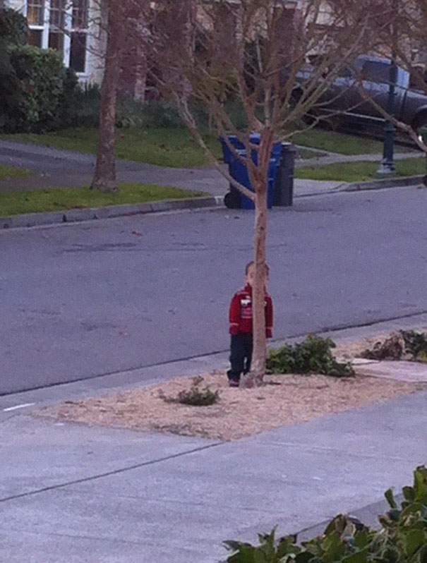20 Kids Who Are Totally Winning at the Game Of Hide And Seek