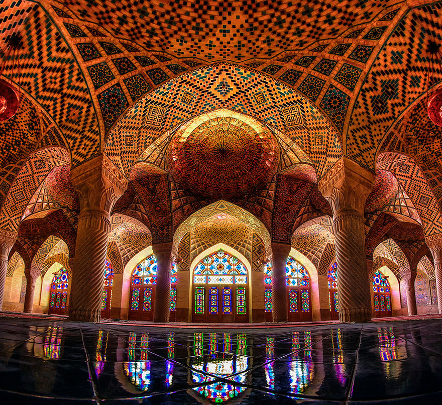 Every Morning, This Stunning Mosque In Iran Is Illuminated With All Of The Colors Of The Rainbow