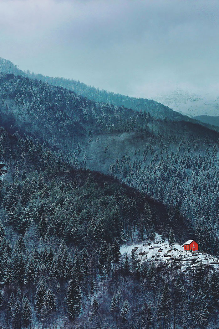 77 Lonely Little Houses Lost In Majestic Winter Scenery