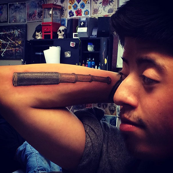 30 Creative Tattoos That Make Clever Use Of The Body