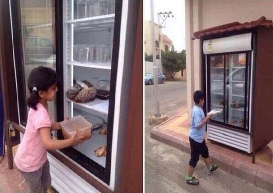 Anonymous Saudi Man Sets Up 'Charity Refrigerator' in Front of His House So Anyone Could Donate Leftovers For The Needy
