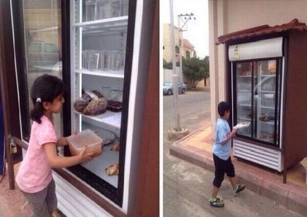 Anonymous Saudi Man Sets Up ‘Charity Refrigerator’ in Front of His House So Anyone Could Donate Leftovers For The Needy
