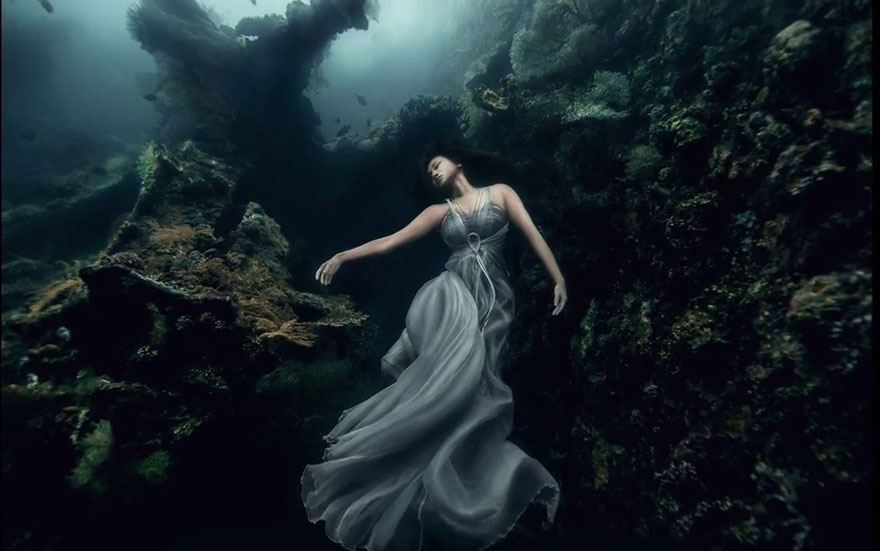 bali-shipwreck-divers-underwater-photoshoot-benjamin-von-wong-10
