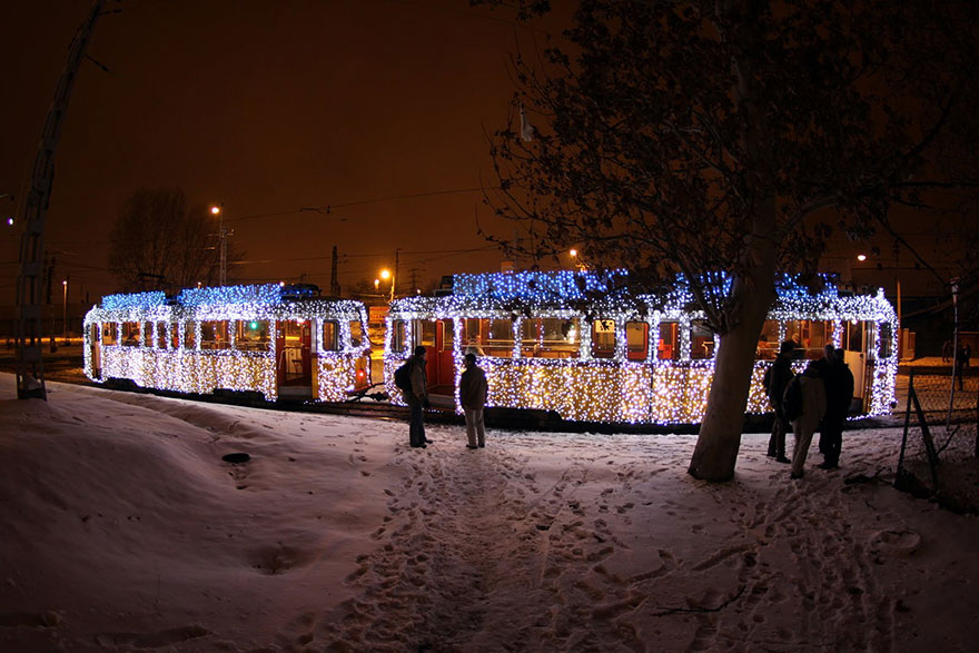 30,000 LED Lights Make The Trams In Budapest Look Like Time Machines