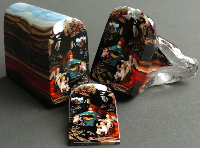 Artist Creates Glass Loaves That Can Be Sliced Into Beautiful Portraits Like Bread