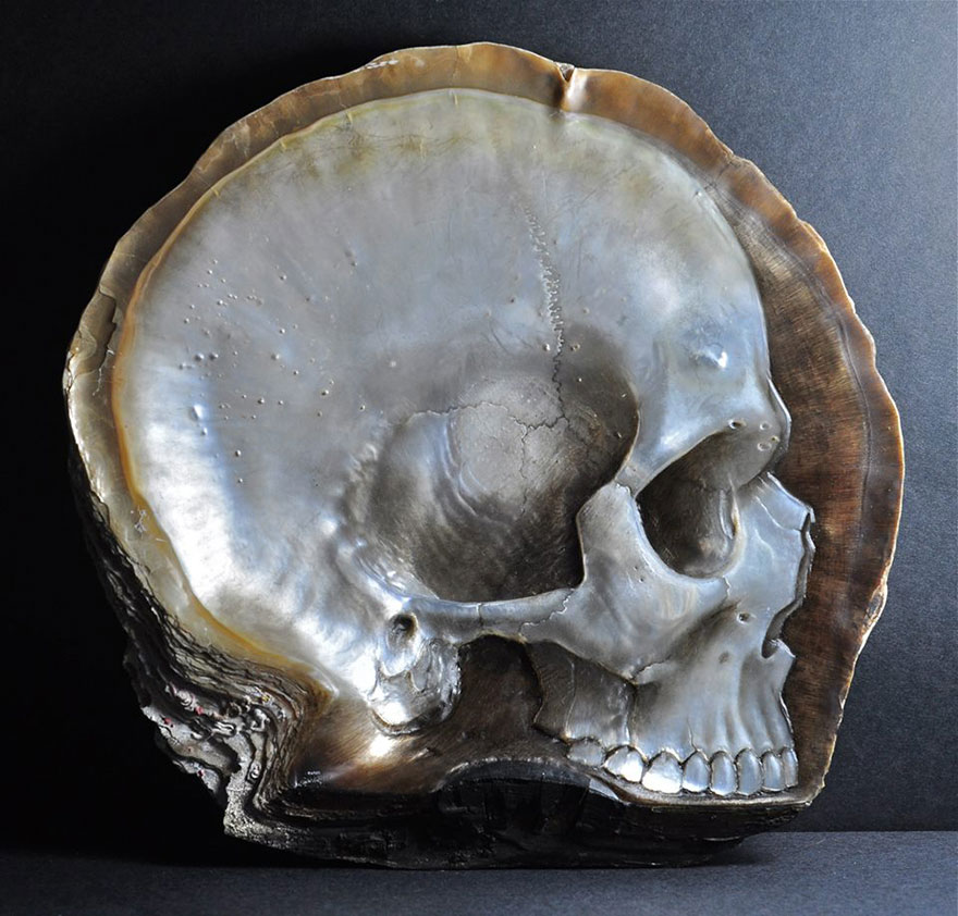 mother-of-pearl-shell-skull-carving-gregory-halili-1